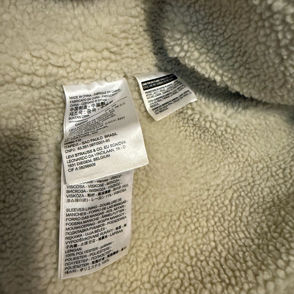 Levi's Dark Blue Denim Jacket with Cream Sherpa - Picture 6 of 7
